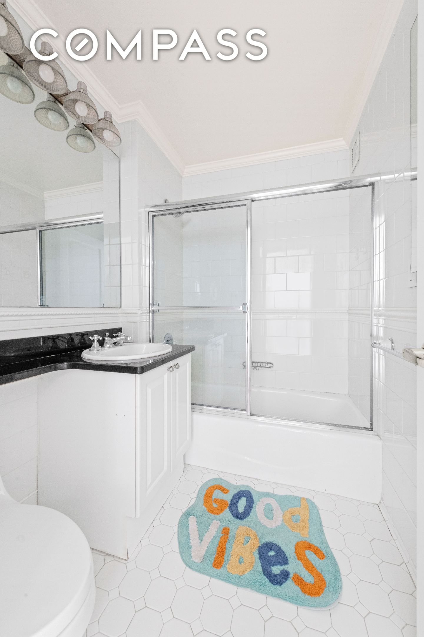 #13 photo, 404 E 76th Street, Lenox Hill , NY 10021