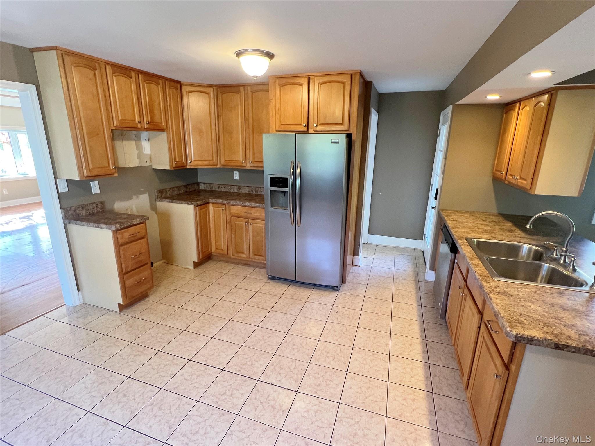 #3 photo, 18 Chestnut Lane, Newburgh , NY 12550