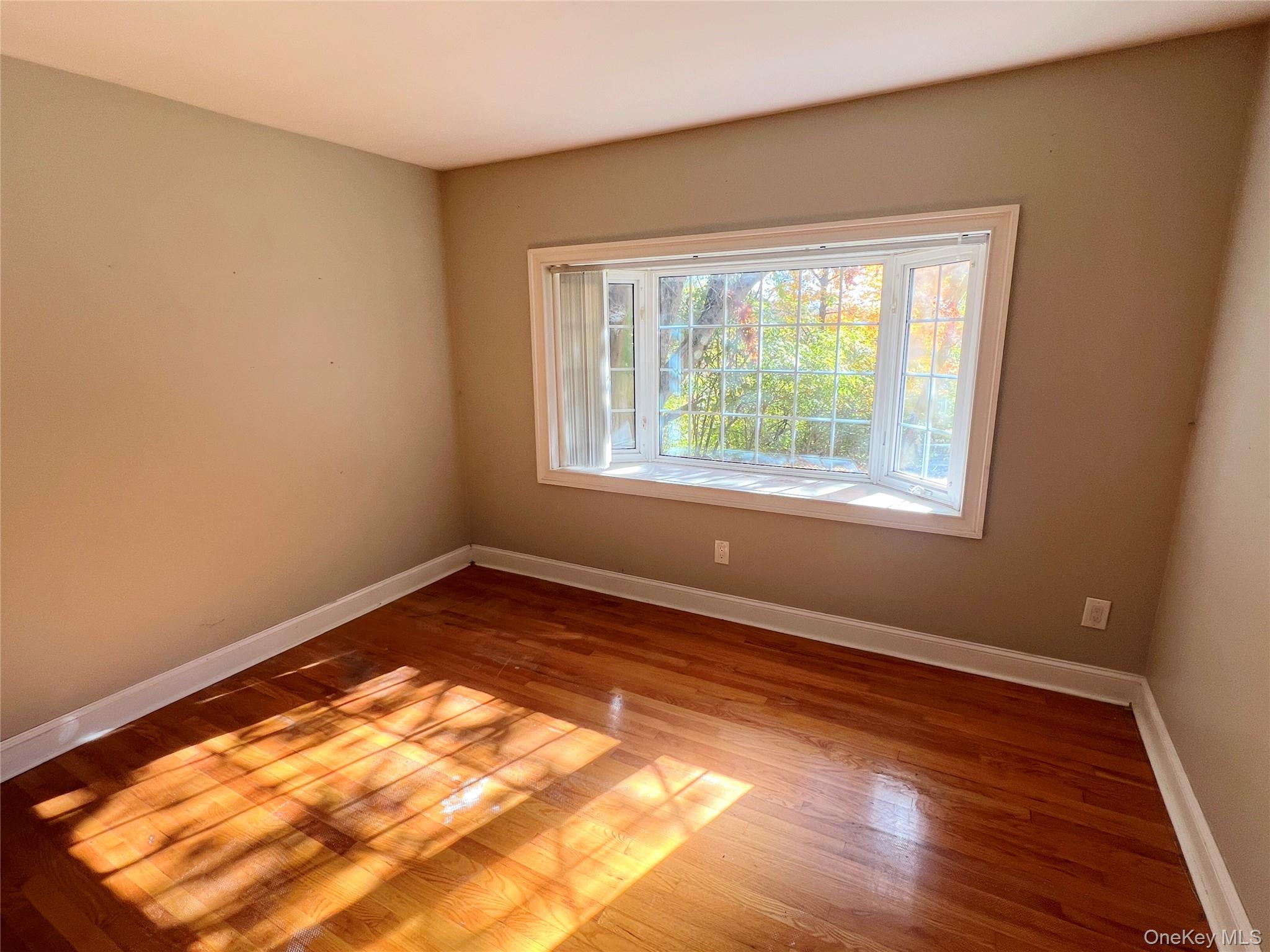 #8 photo, 18 Chestnut Lane, Newburgh , NY 12550