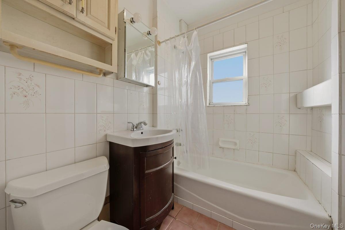 #10 photo, 65 East 233rd Street, Bronx , NY 10470