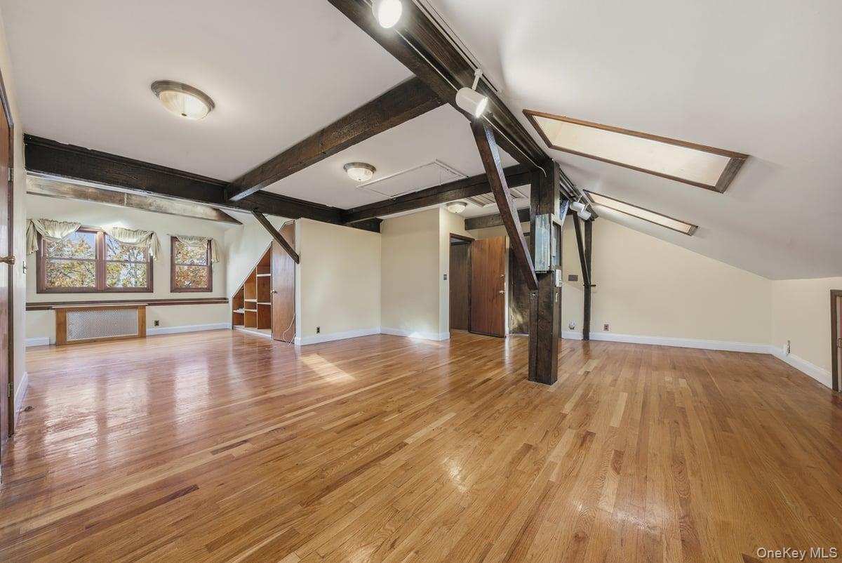 #5 photo, 65 East 233rd Street, Bronx , NY 10470