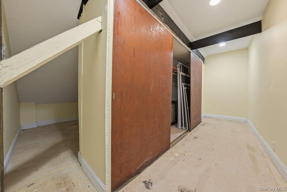 #7 photo, 65 East 233rd Street, Bronx , NY 10470