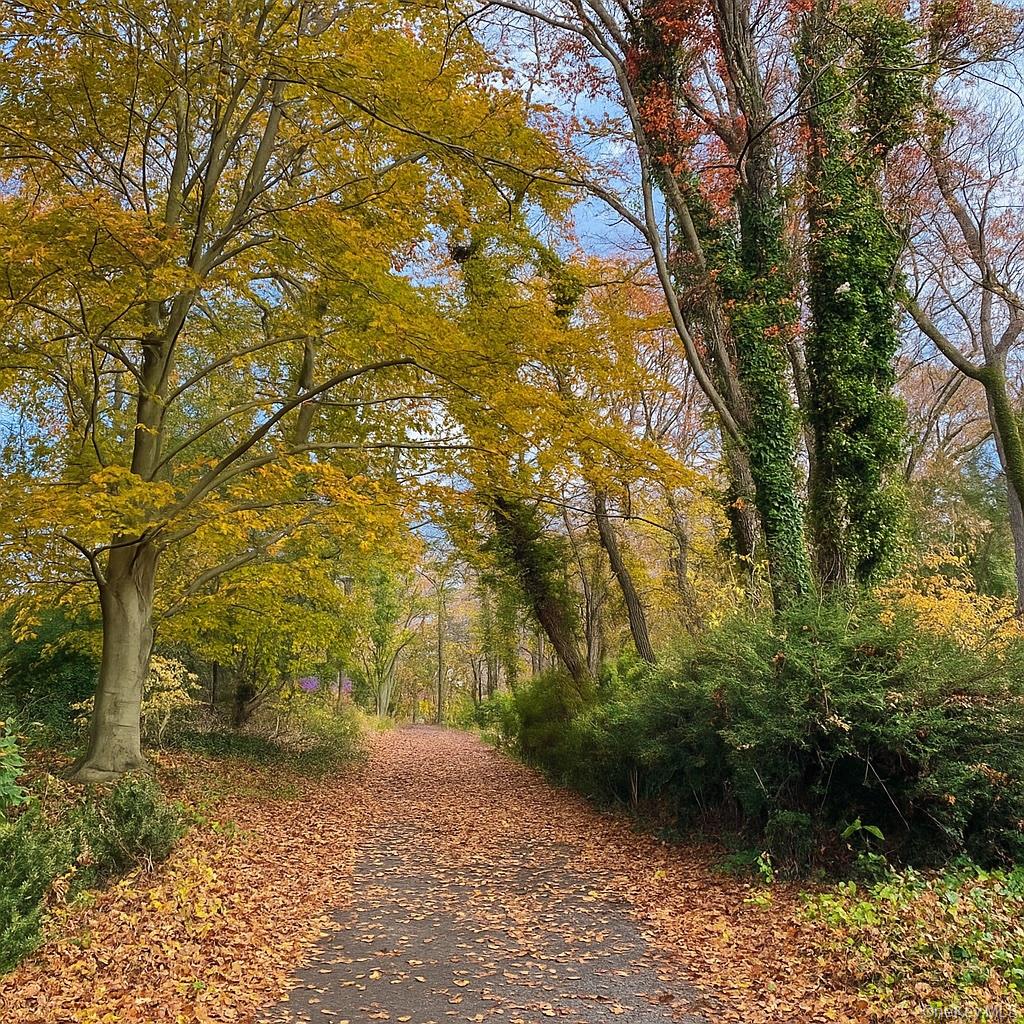 #1 photo, 1029 Friendly Road, Upper Brookville , NY 11771