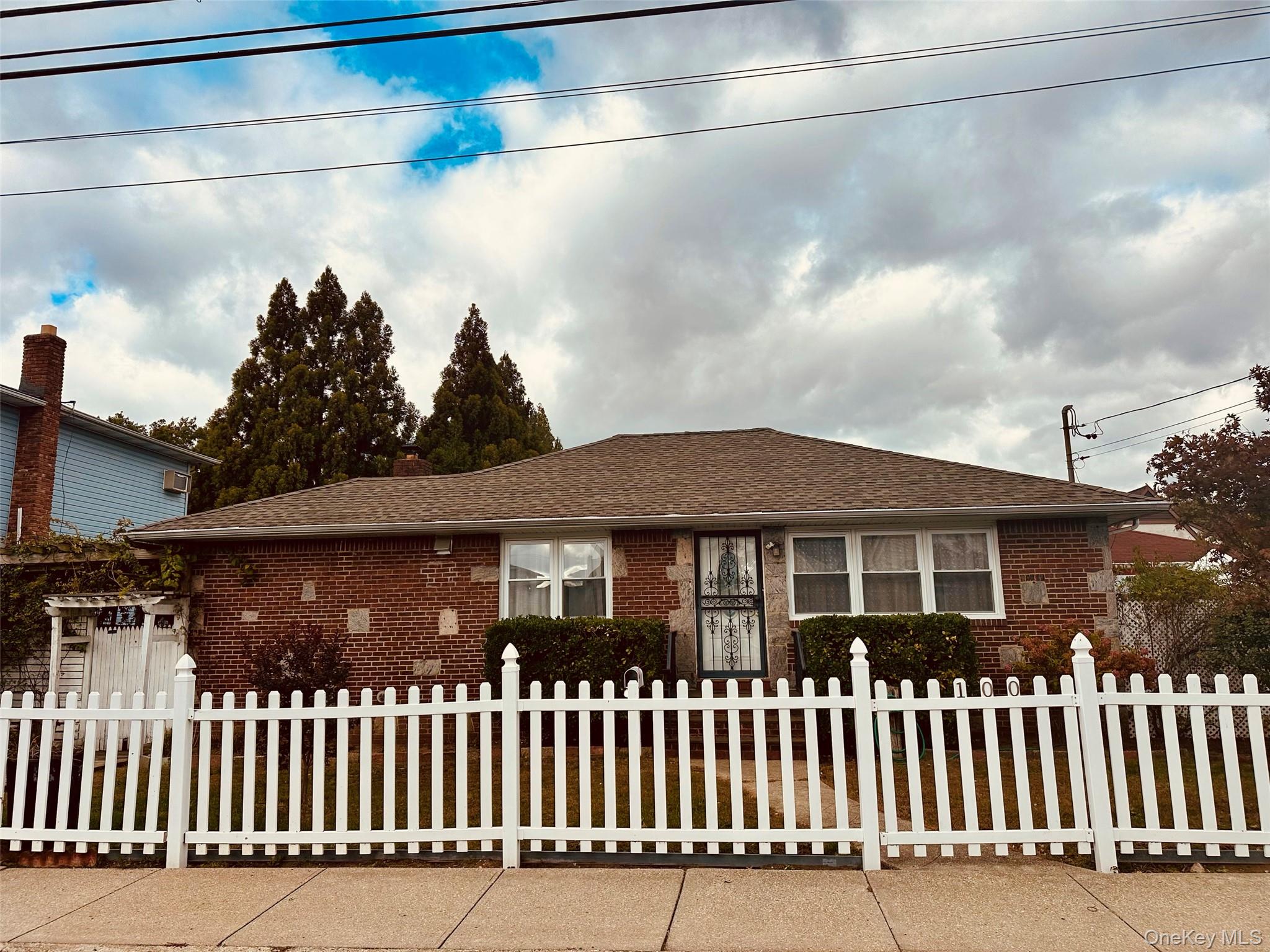 #1 photo, 100 Memphis Avenue, Floral Park , NY 11001