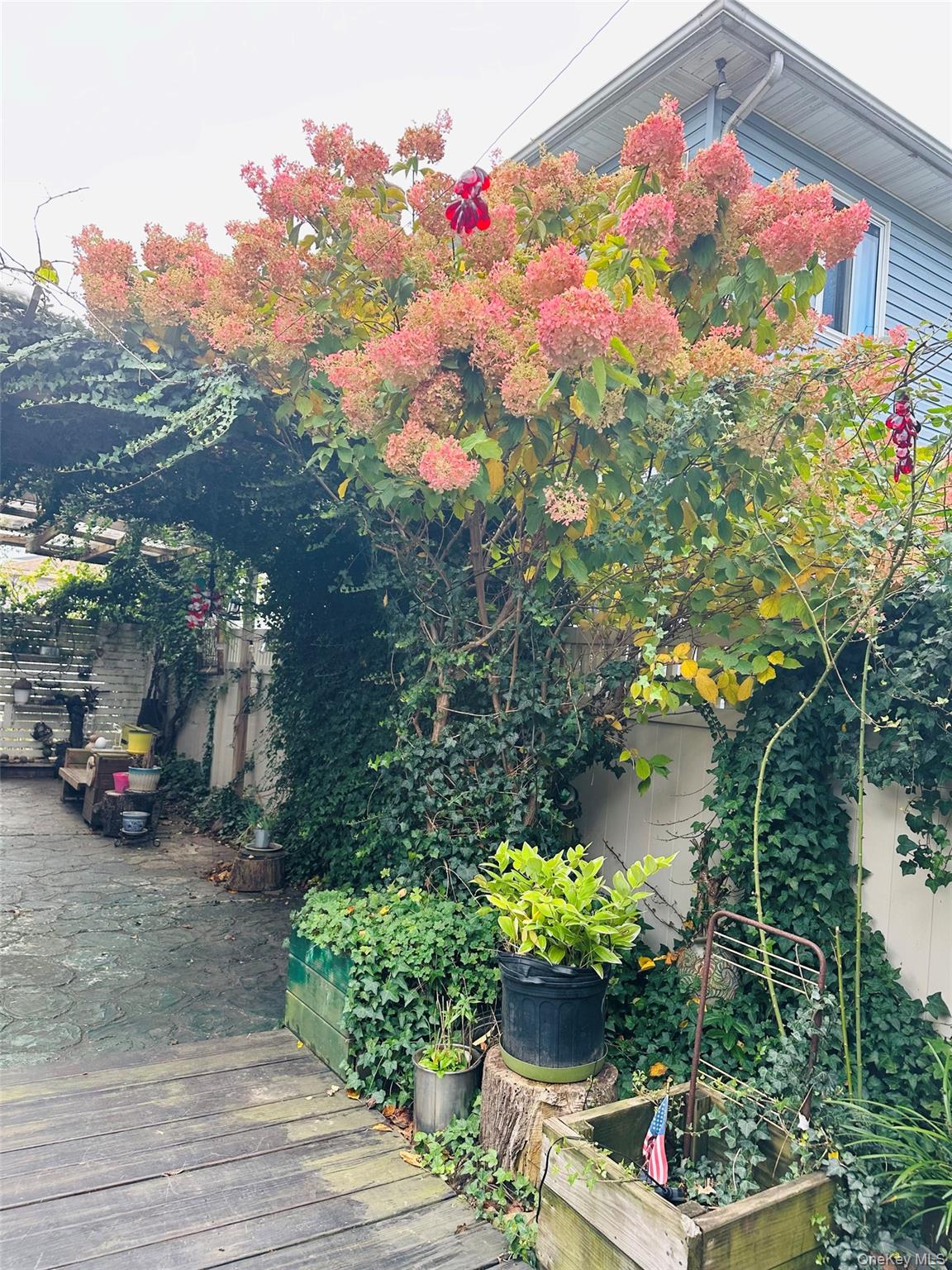 #4 photo, 100 Memphis Avenue, Floral Park , NY 11001