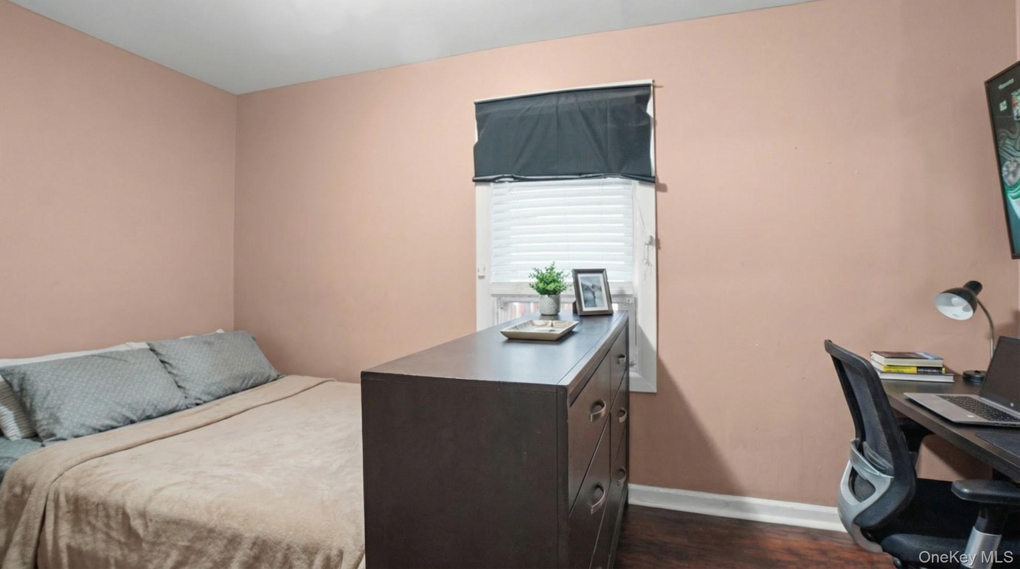 #10 photo, 88-44 202nd Street, קווינס Hollis , NY 11423