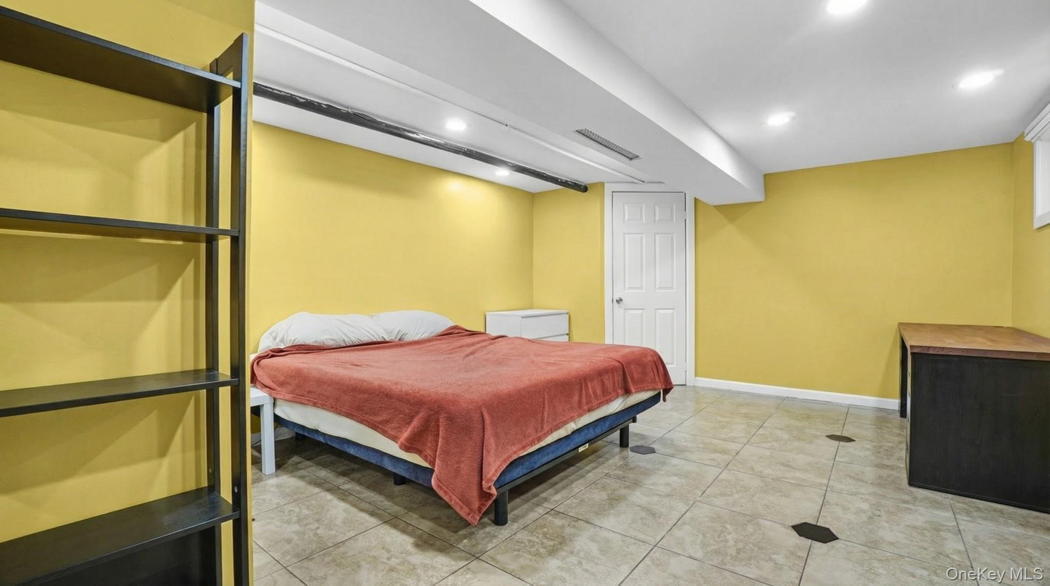 #15 photo, 88-44 202nd Street, קווינס Hollis , NY 11423