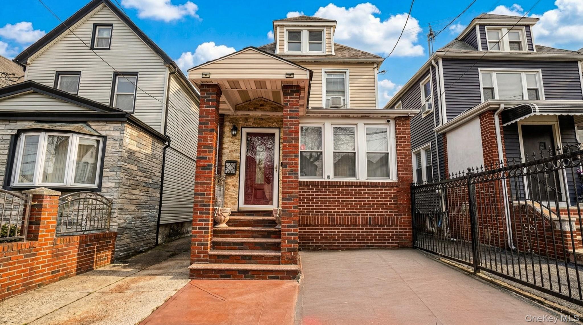 #2 photo, 88-44 202nd Street, קווינס Hollis , NY 11423