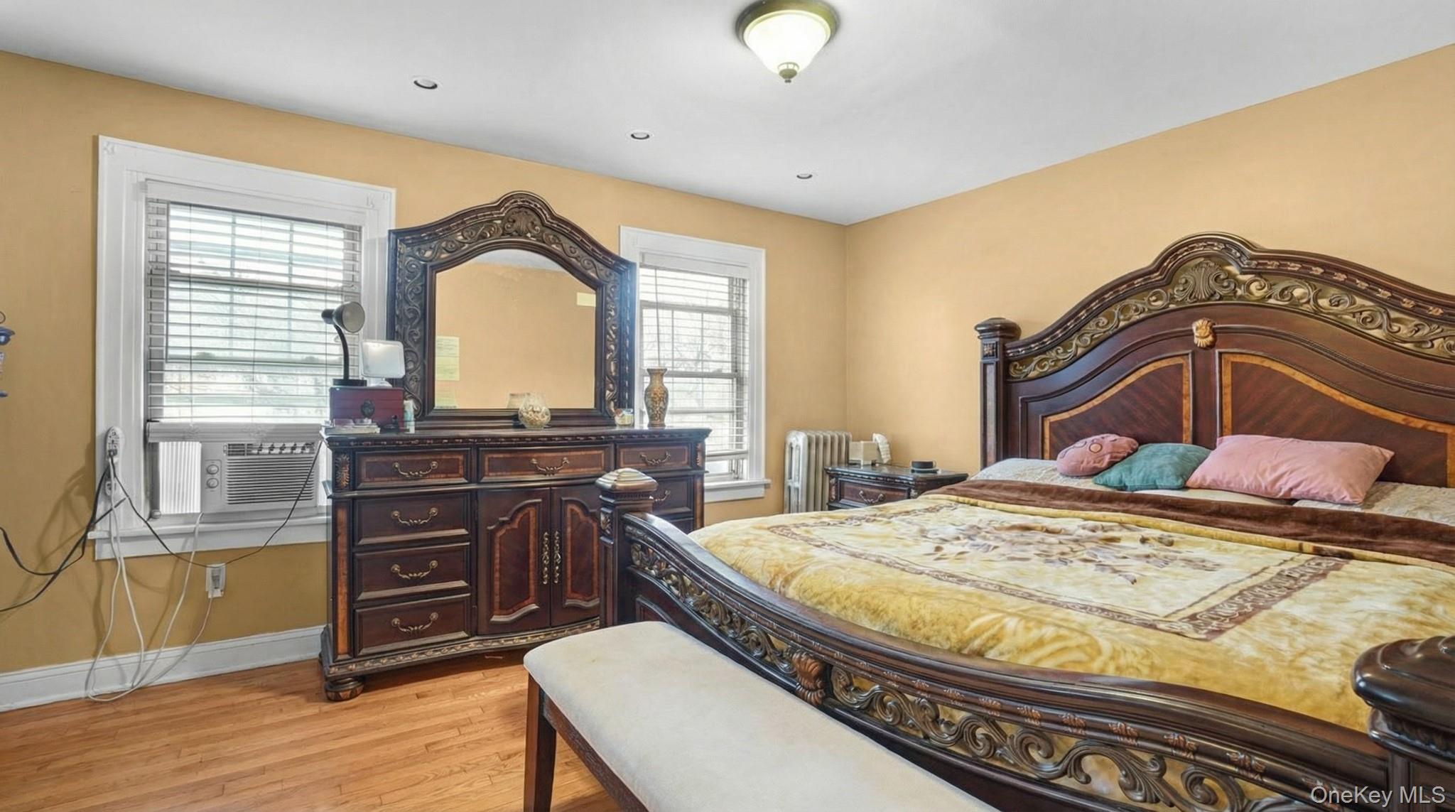 #9 photo, 88-44 202nd Street, קווינס Hollis , NY 11423