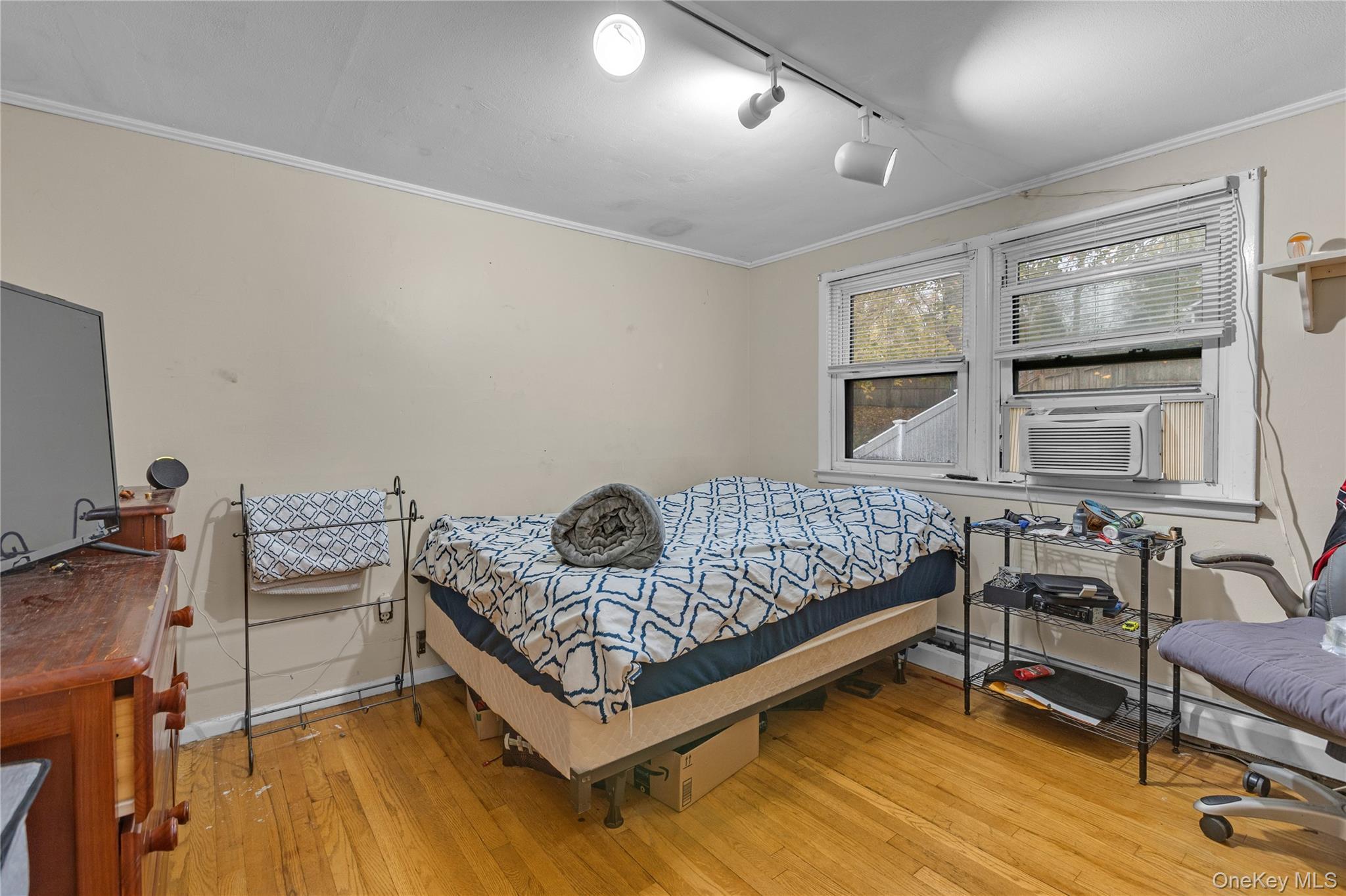 #14 photo, 263 Melville Road, Huntington , NY 11746