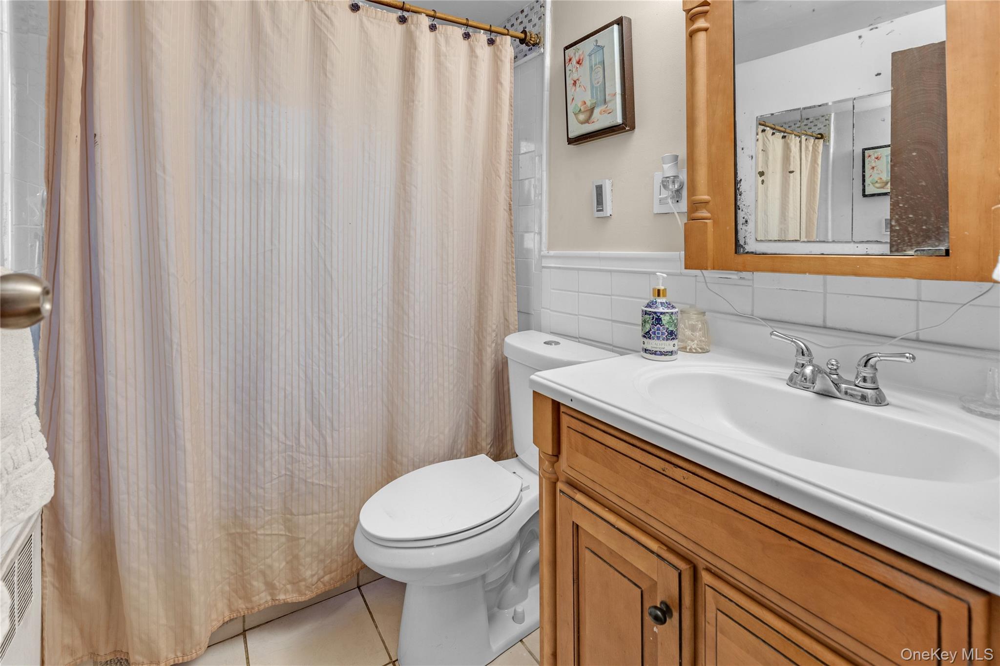 #16 photo, 263 Melville Road, Huntington , NY 11746