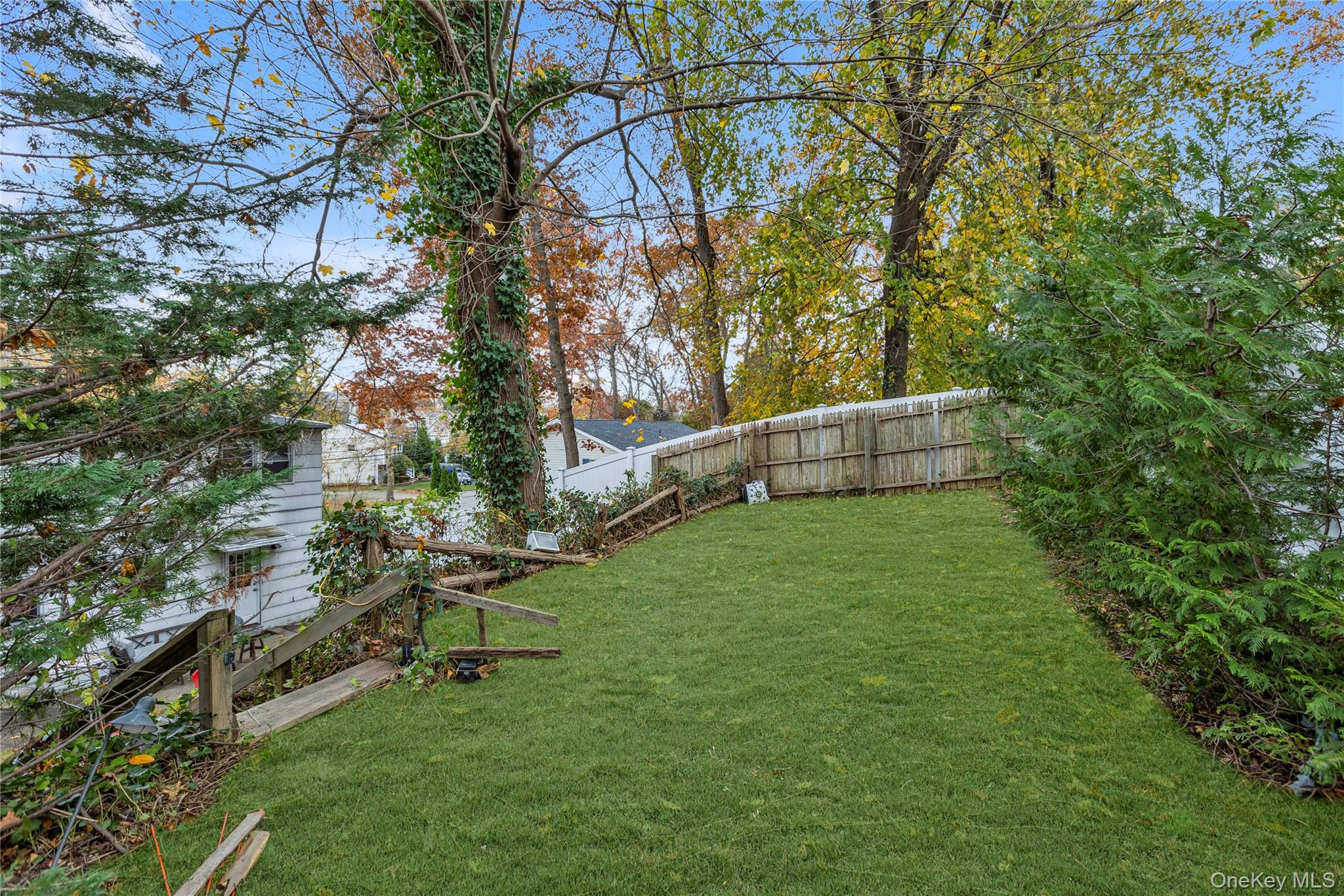 #20 photo, 263 Melville Road, Huntington , NY 11746