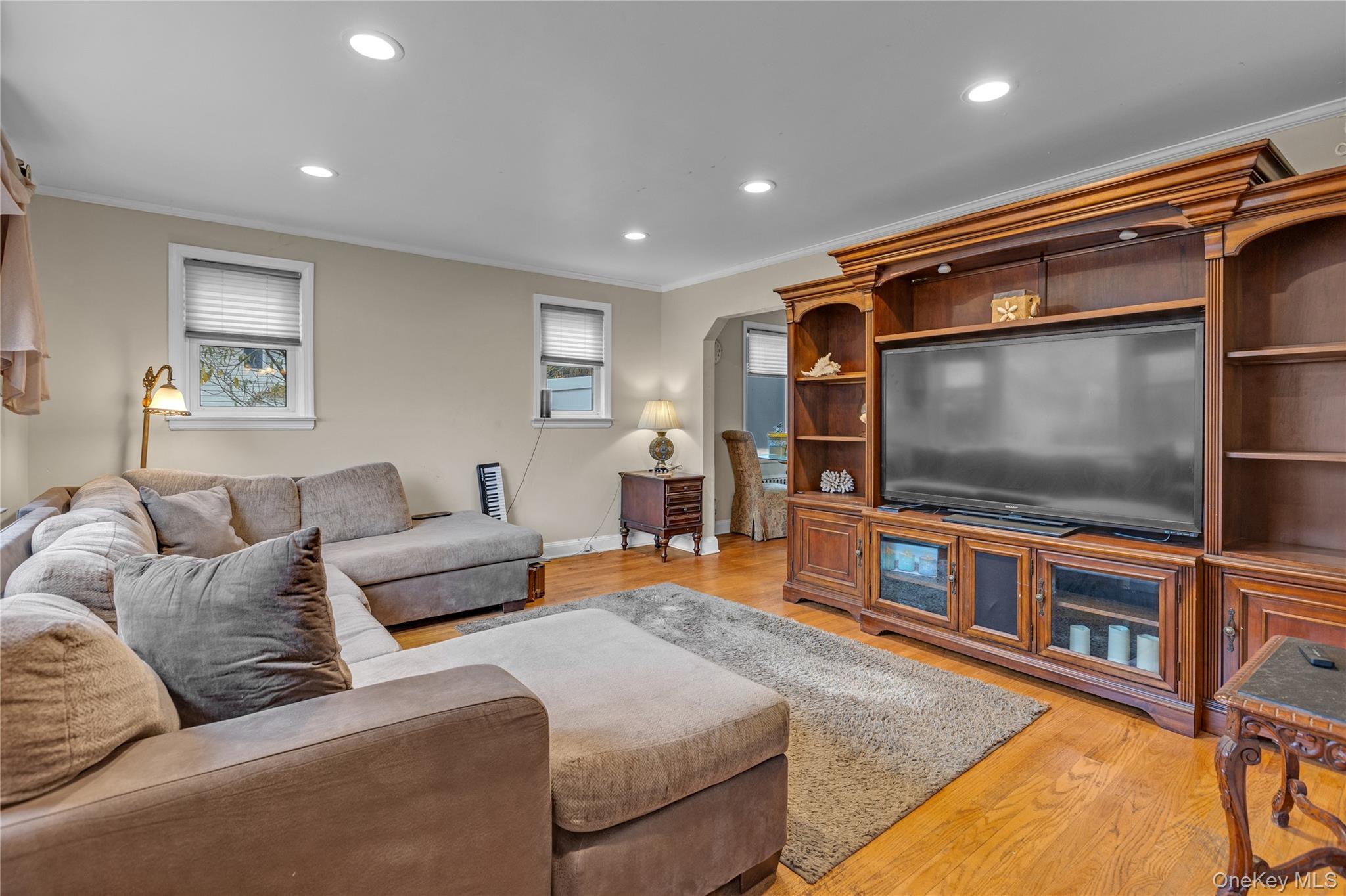 #4 photo, 263 Melville Road, Huntington , NY 11746