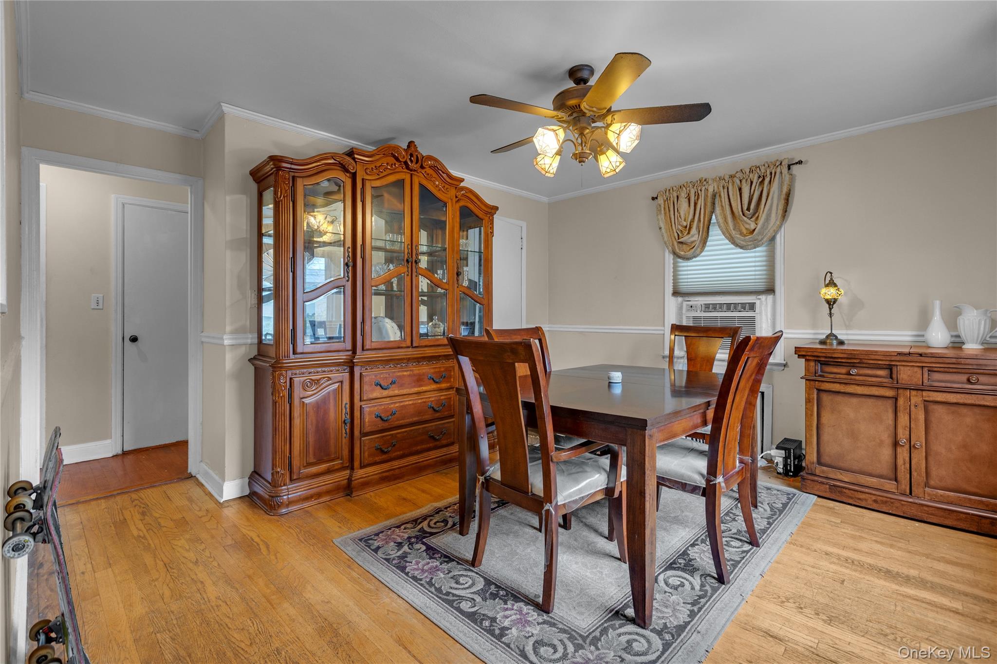 #5 photo, 263 Melville Road, Huntington , NY 11746