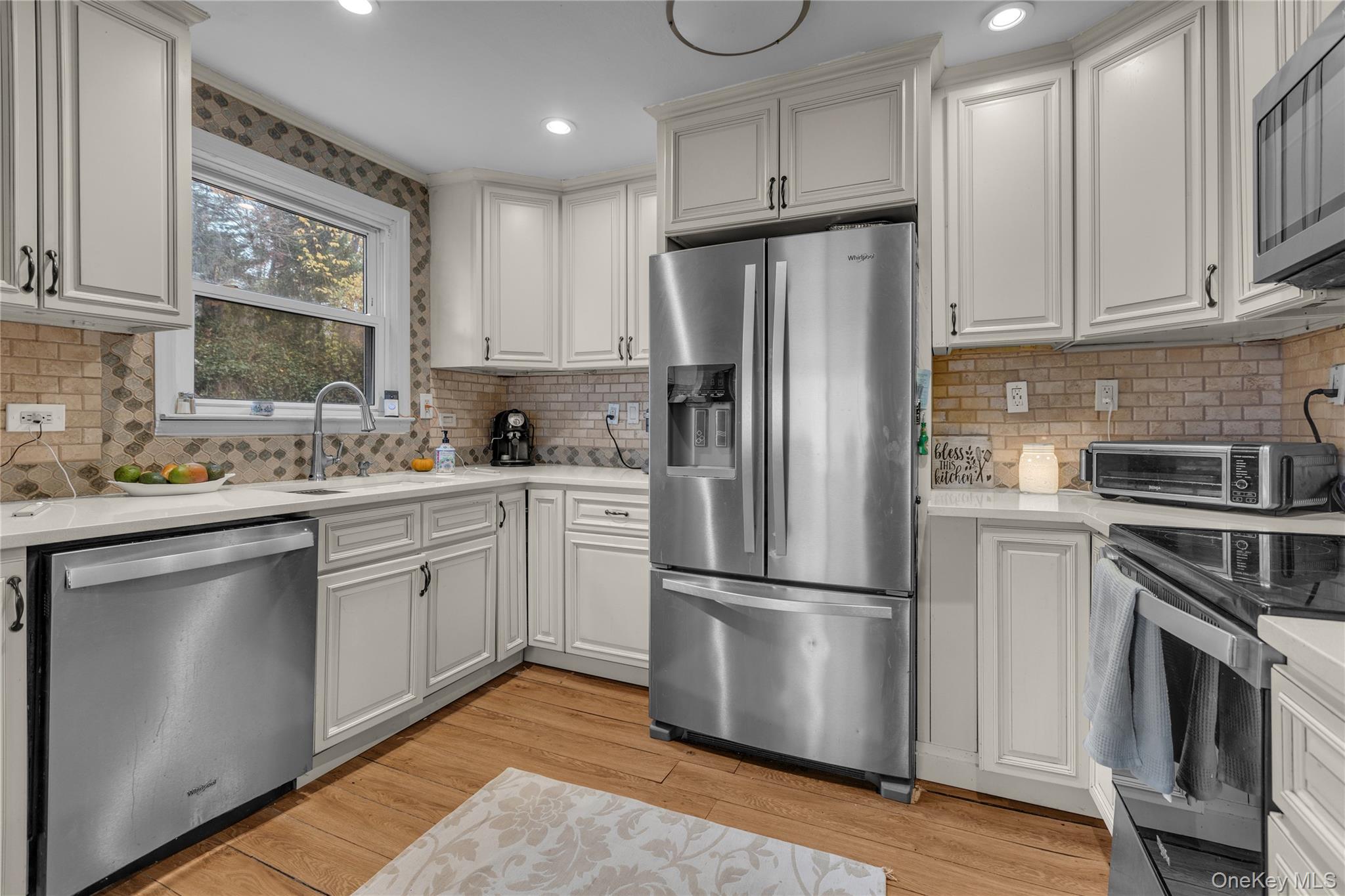 #6 photo, 263 Melville Road, Huntington , NY 11746