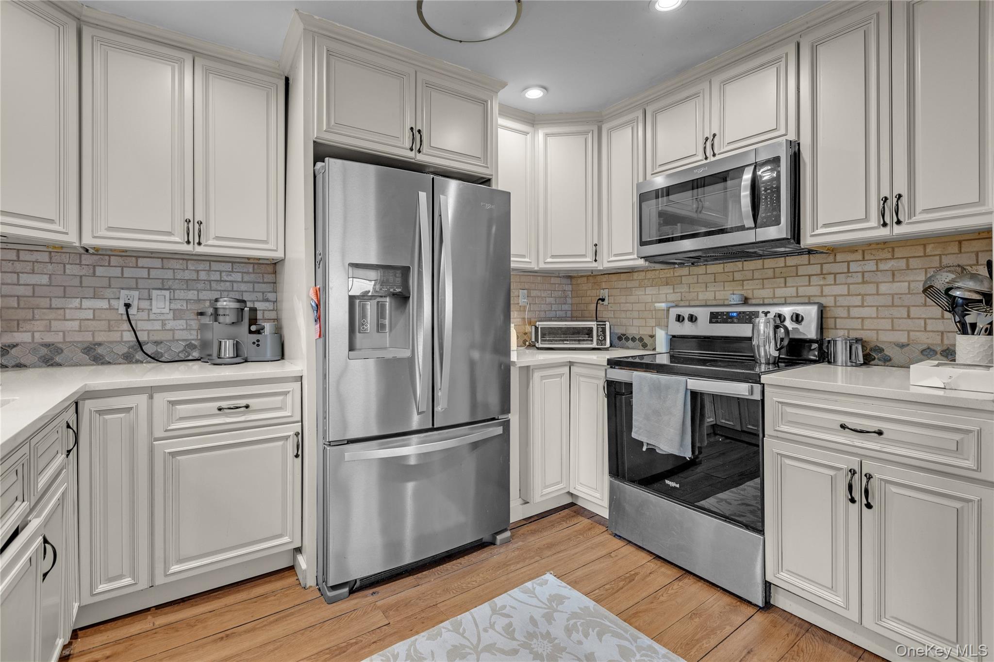 #7 photo, 263 Melville Road, Huntington , NY 11746