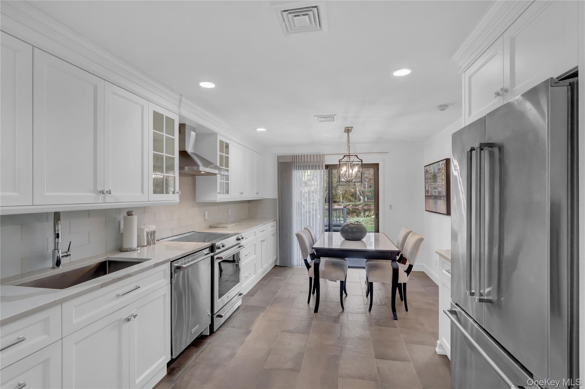 #10 photo, 4 Club Drive, Jericho , NY 11753