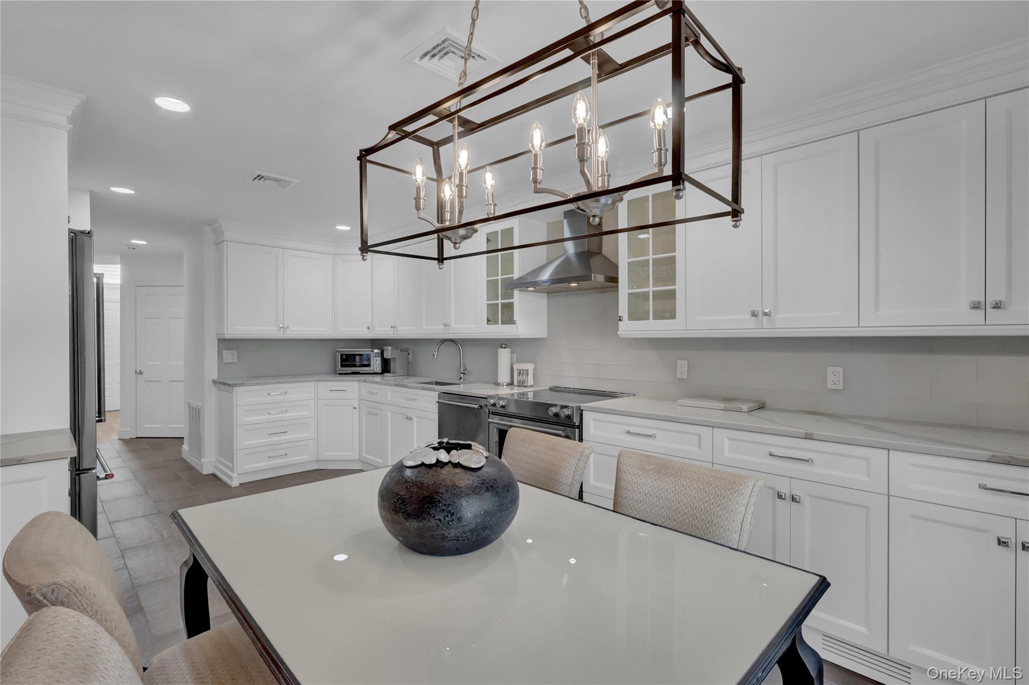 #11 photo, 4 Club Drive, Jericho , NY 11753