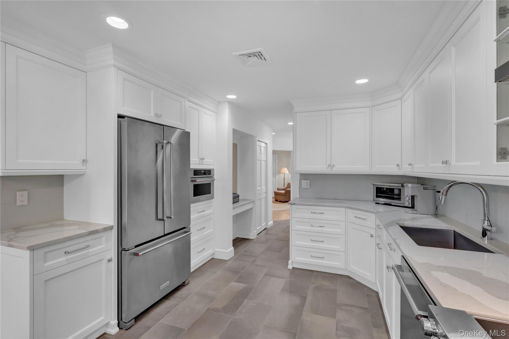 #12 photo, 4 Club Drive, Jericho , NY 11753