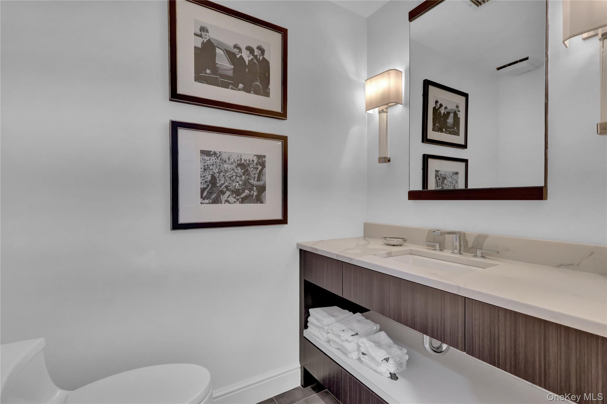 #13 photo, 4 Club Drive, Jericho , NY 11753