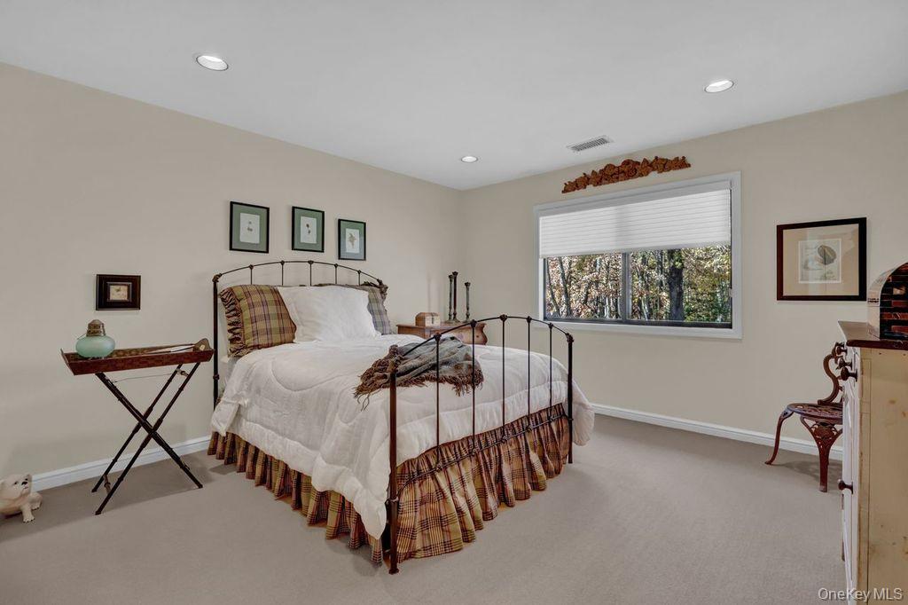 #19 photo, 4 Club Drive, Jericho , NY 11753