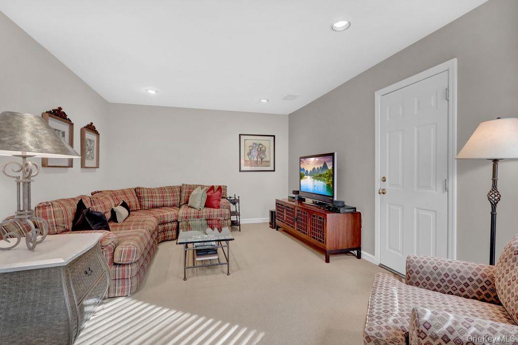 #4 photo, 4 Club Drive, Jericho , NY 11753