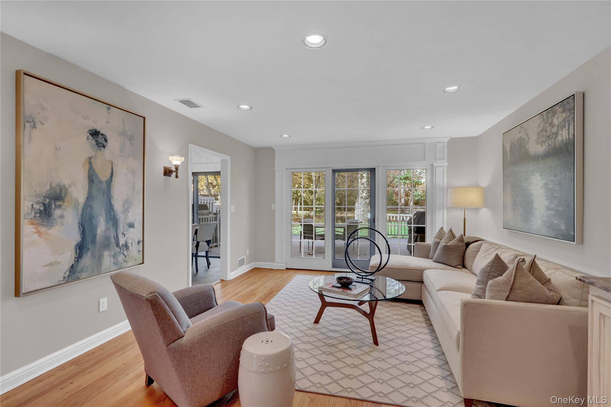 #8 photo, 4 Club Drive, Jericho , NY 11753