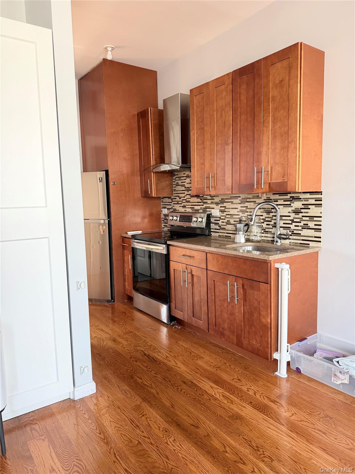 #6 photo, 390 Broadway, Brooklyn , NY 11211