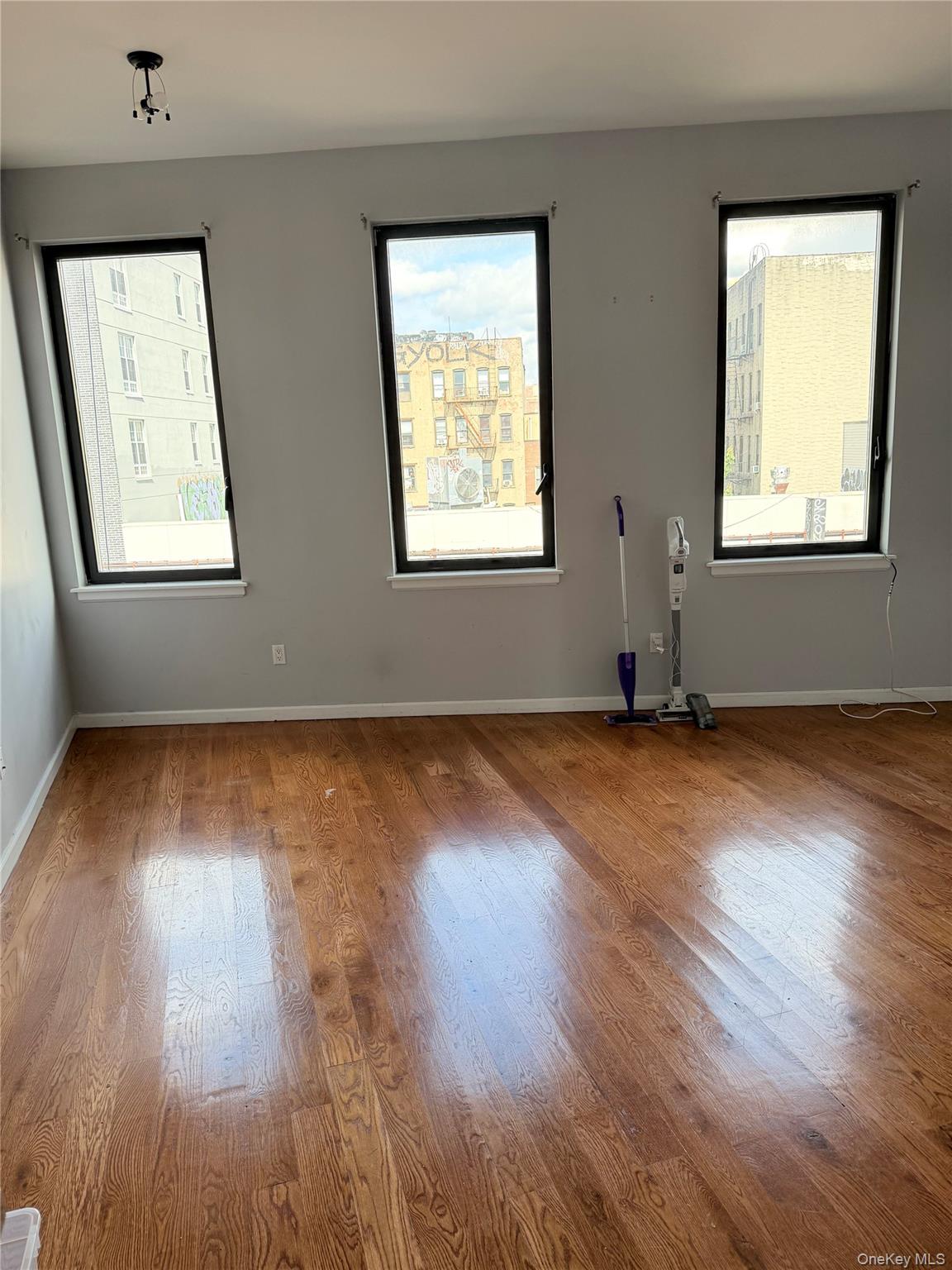 #7 photo, 390 Broadway, Brooklyn , NY 11211