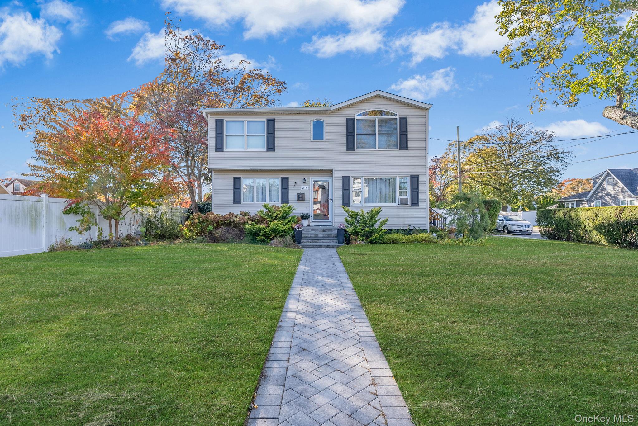 #1 photo, 248 Arnold Avenue, West Babylon , NY 11704