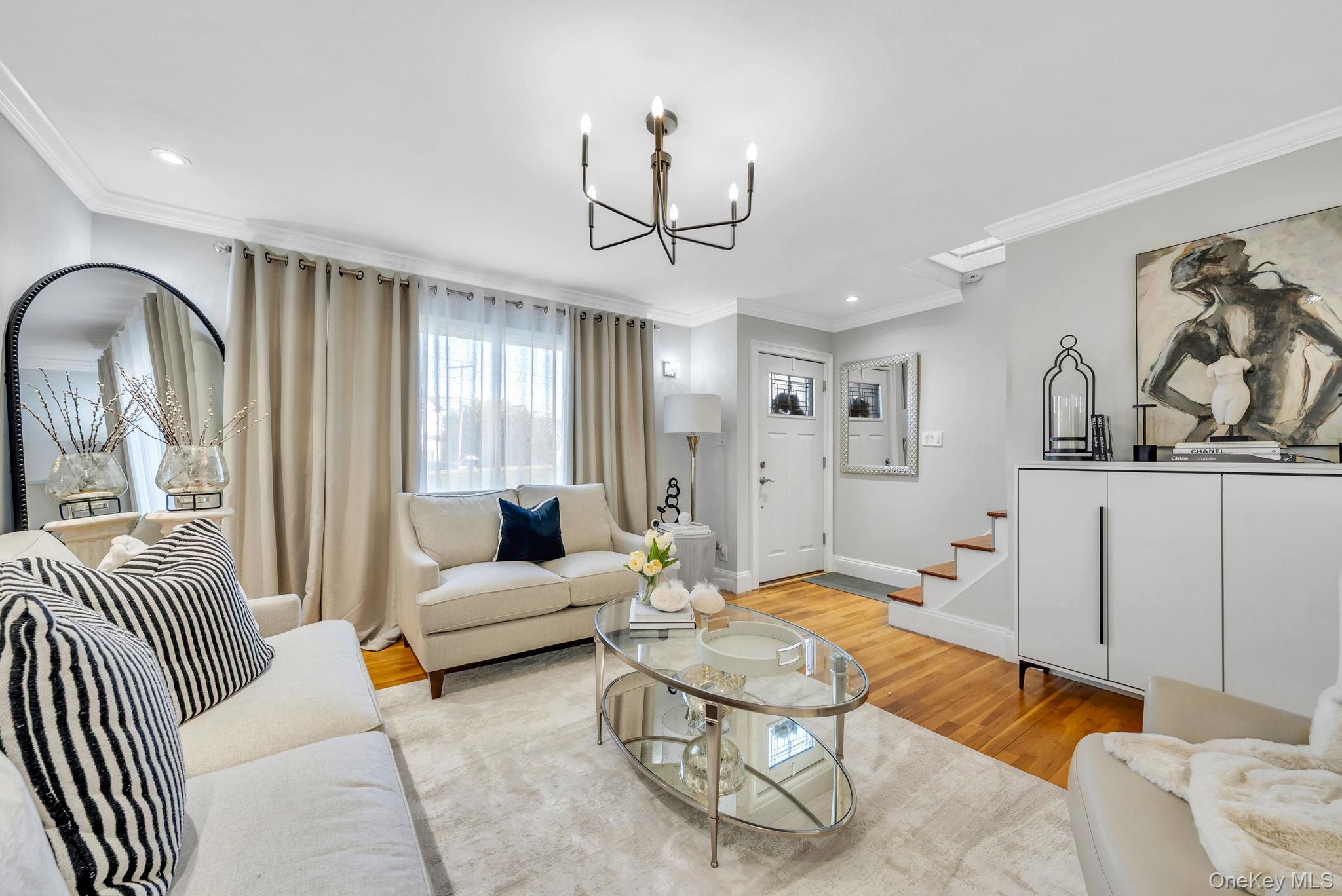 #5 photo, 248 Arnold Avenue, West Babylon , NY 11704