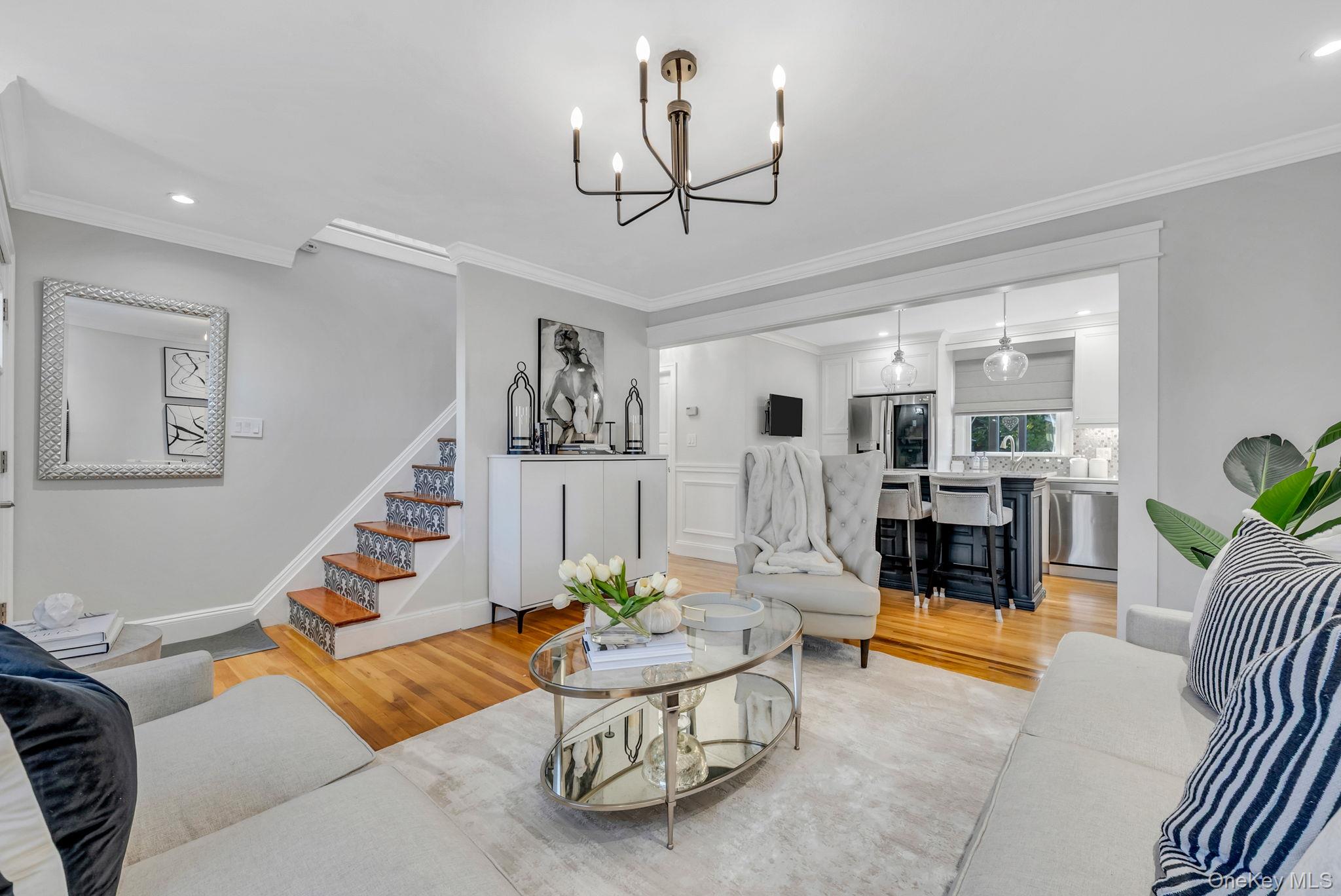 #6 photo, 248 Arnold Avenue, West Babylon , NY 11704