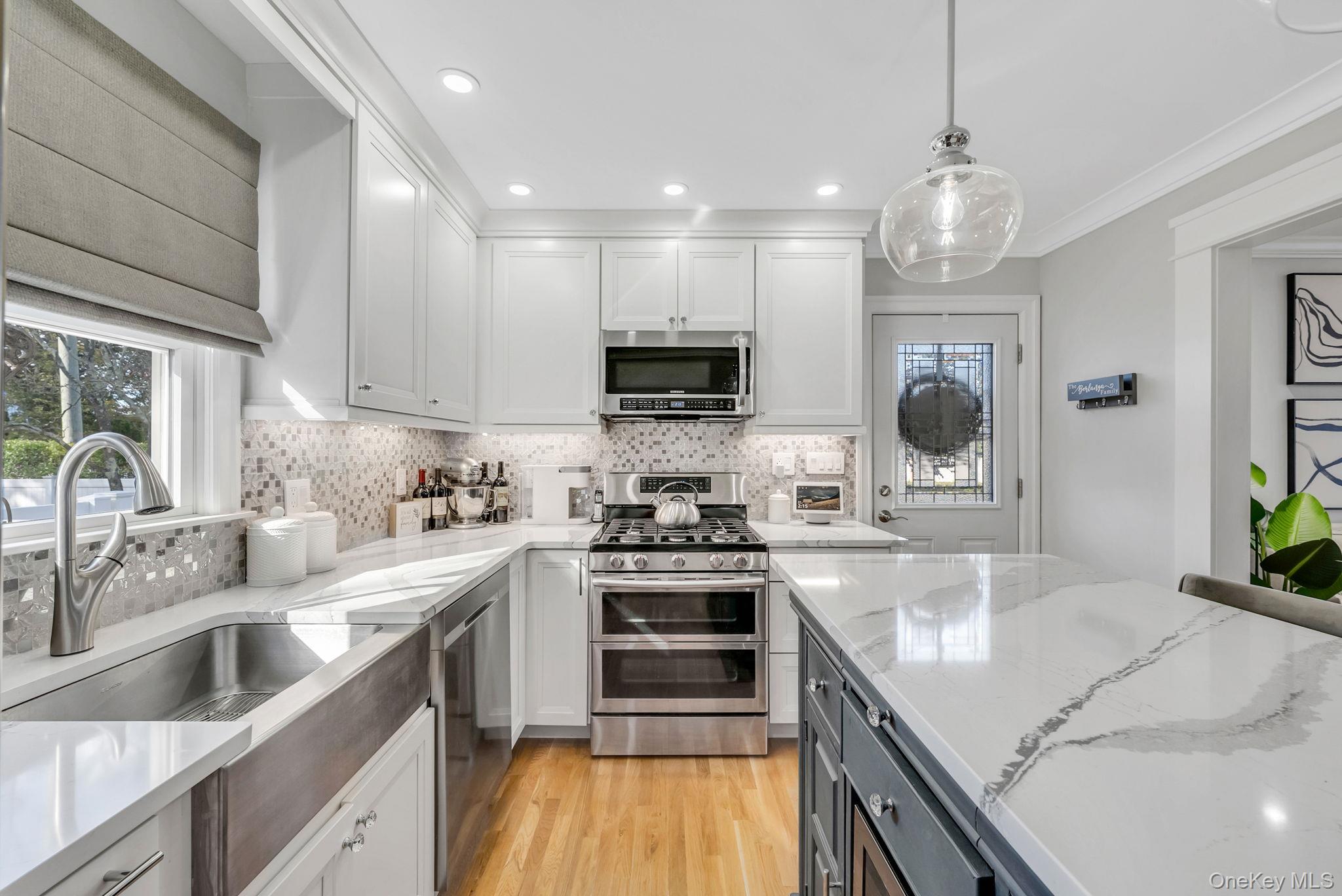 #8 photo, 248 Arnold Avenue, West Babylon , NY 11704