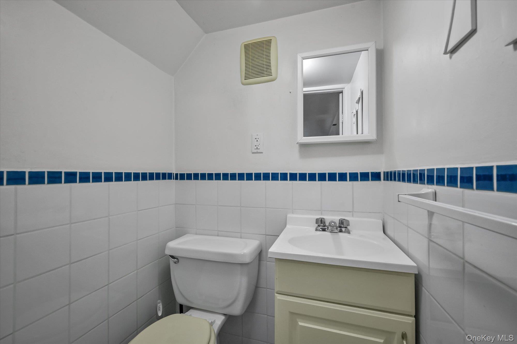 #16 photo, 73-41 141st Place, Kew Garden Hills , NY 11367