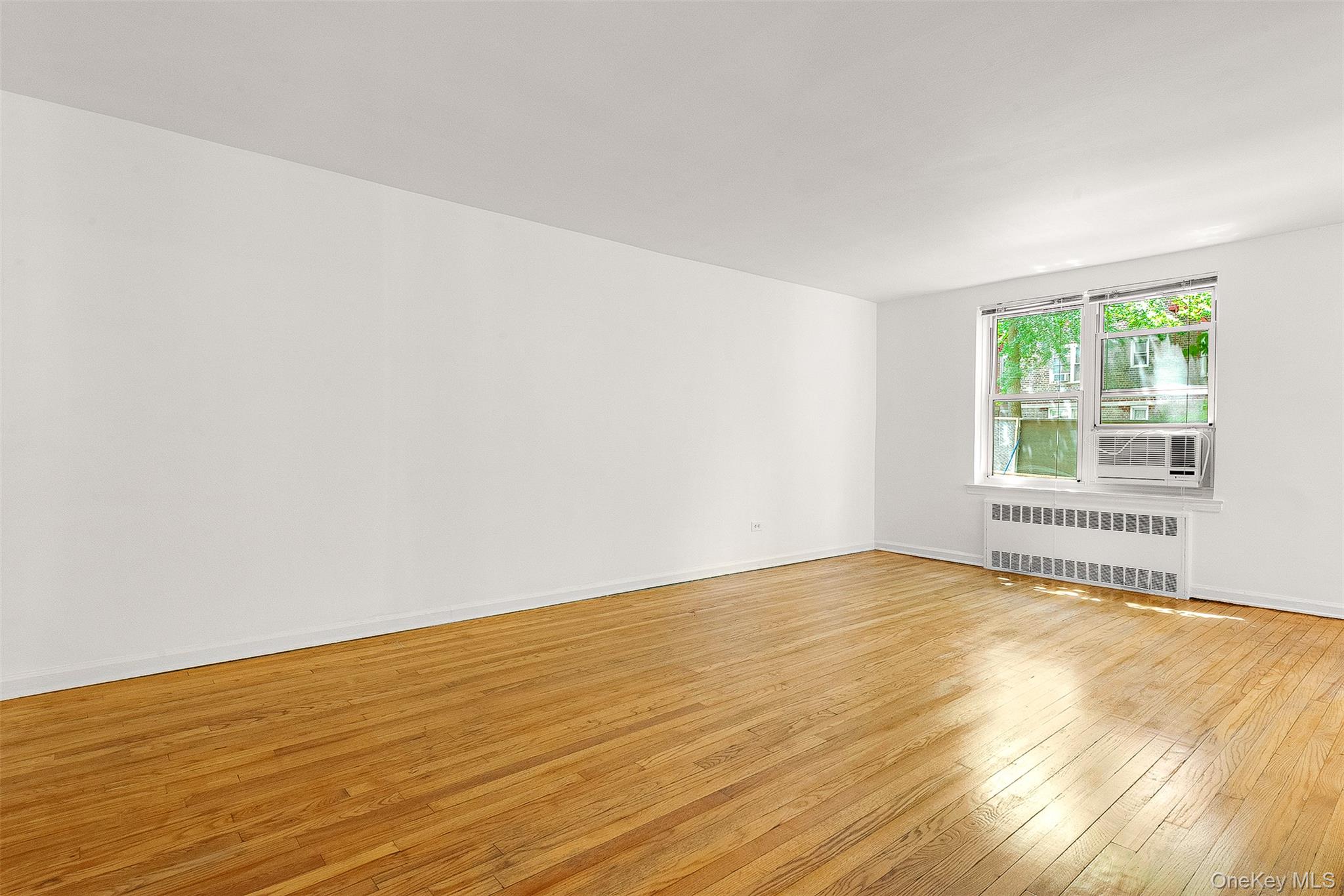 #5 photo, 66-40 108th Street, Forest Hills , NY 11375