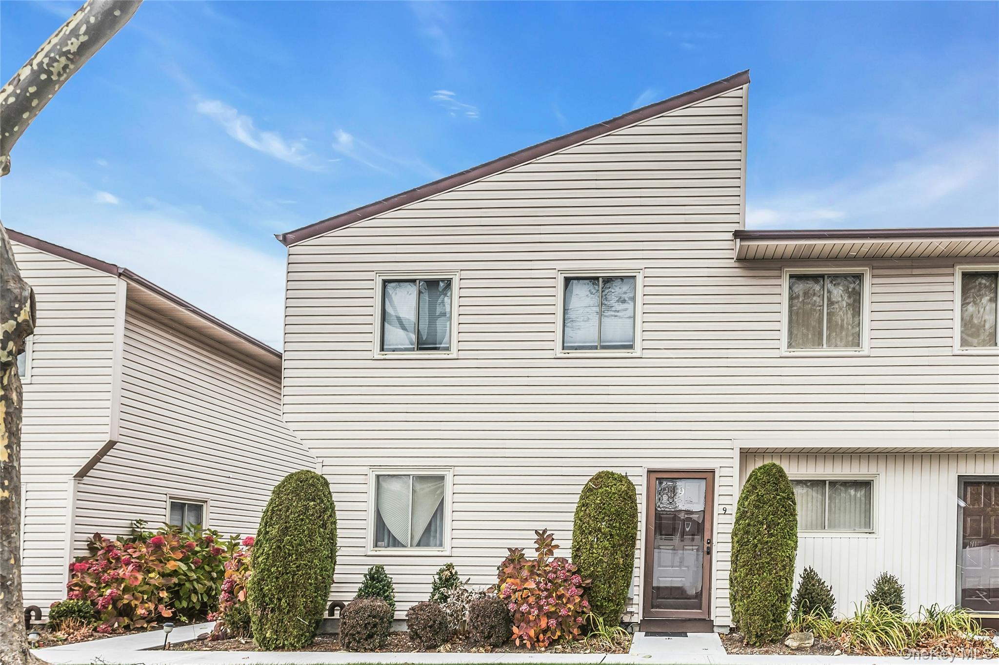 #1 photo, 650 Newbridge Road, East Meadow , NY 11554