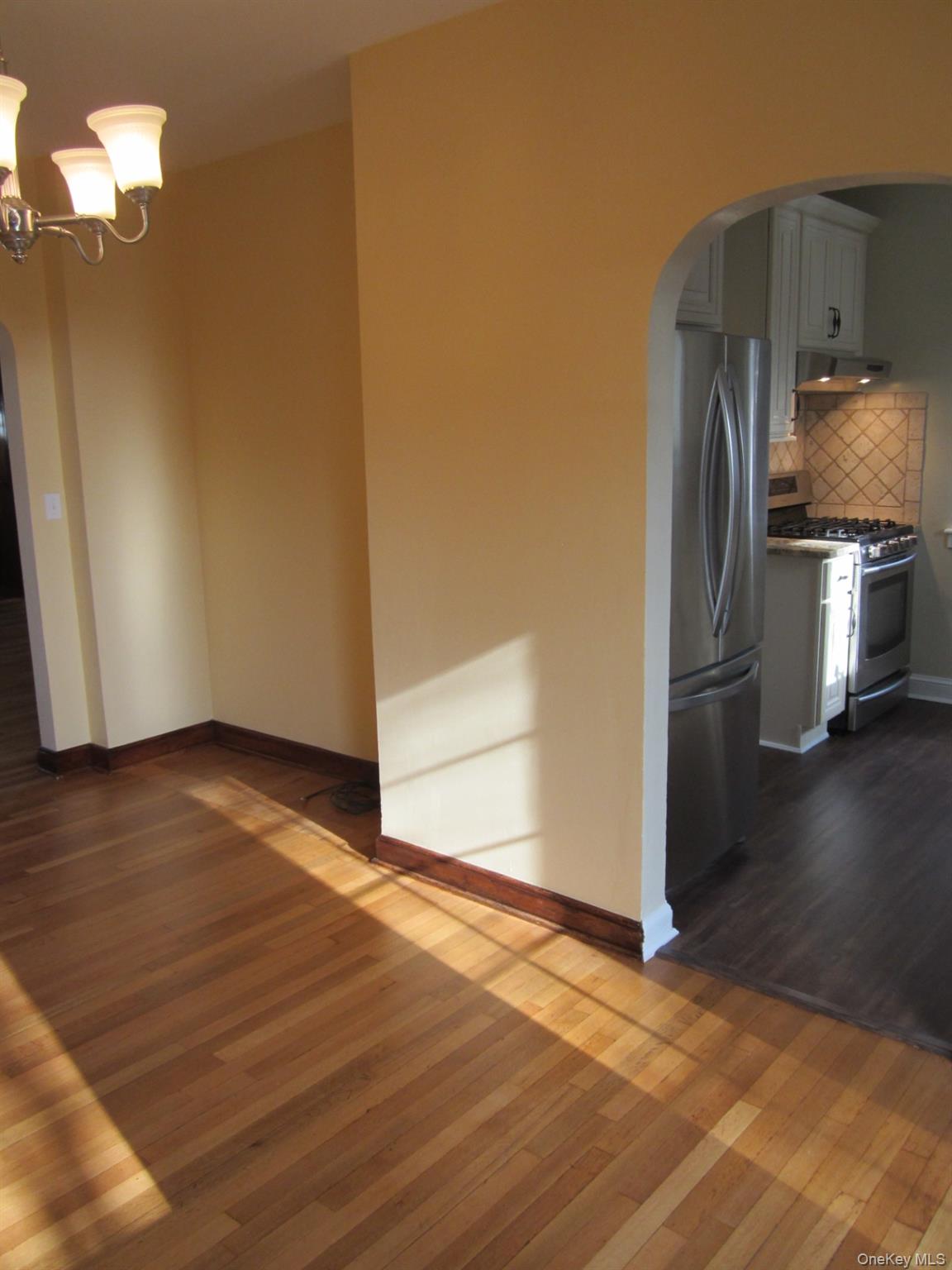 #17 photo, 73 Sheridan Avenue, Williston Park , NY 11596