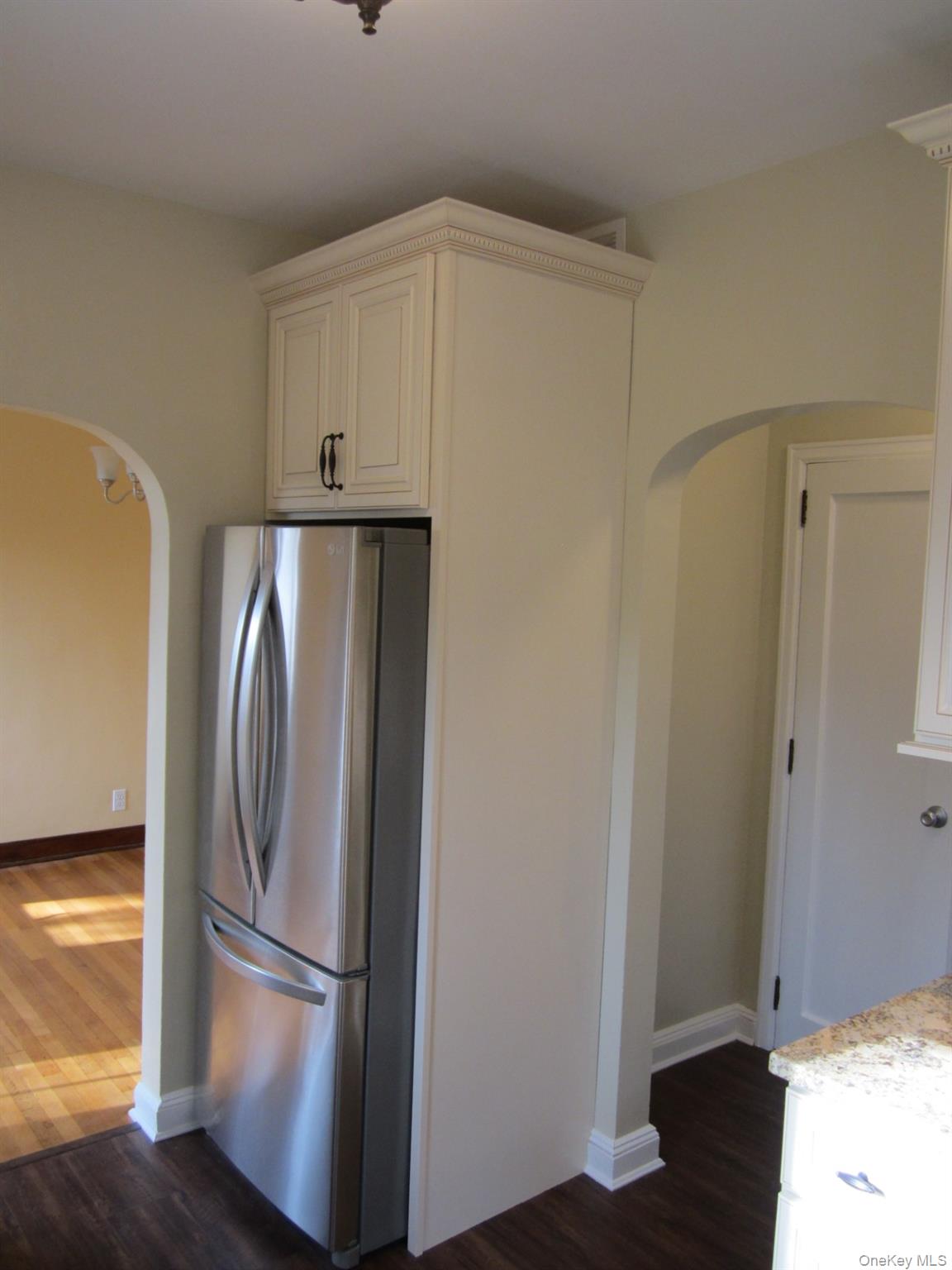 #9 photo, 73 Sheridan Avenue, Williston Park , NY 11596