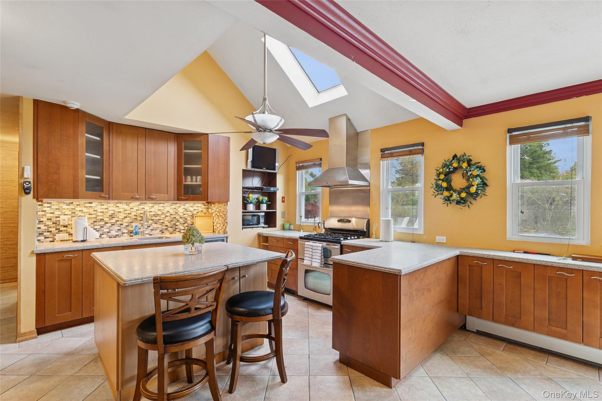 #19 photo, 3 Meadowgrass Lane, Southampton , NY 11968