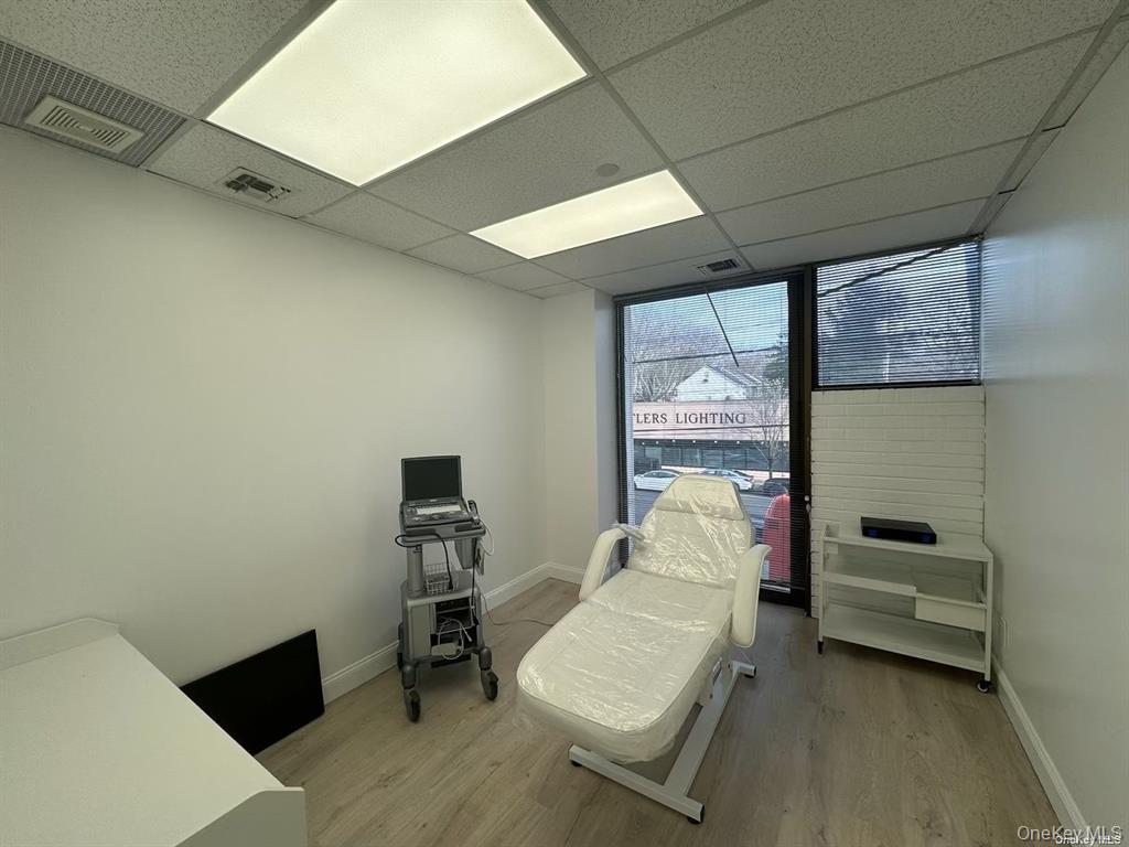 #3 photo, 107 Northern Blvd, Great Neck , NY 11021