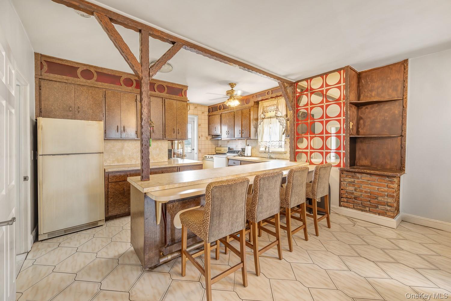 #4 photo, 23-39 Astoria Boulevard, Astoria , NY 11102