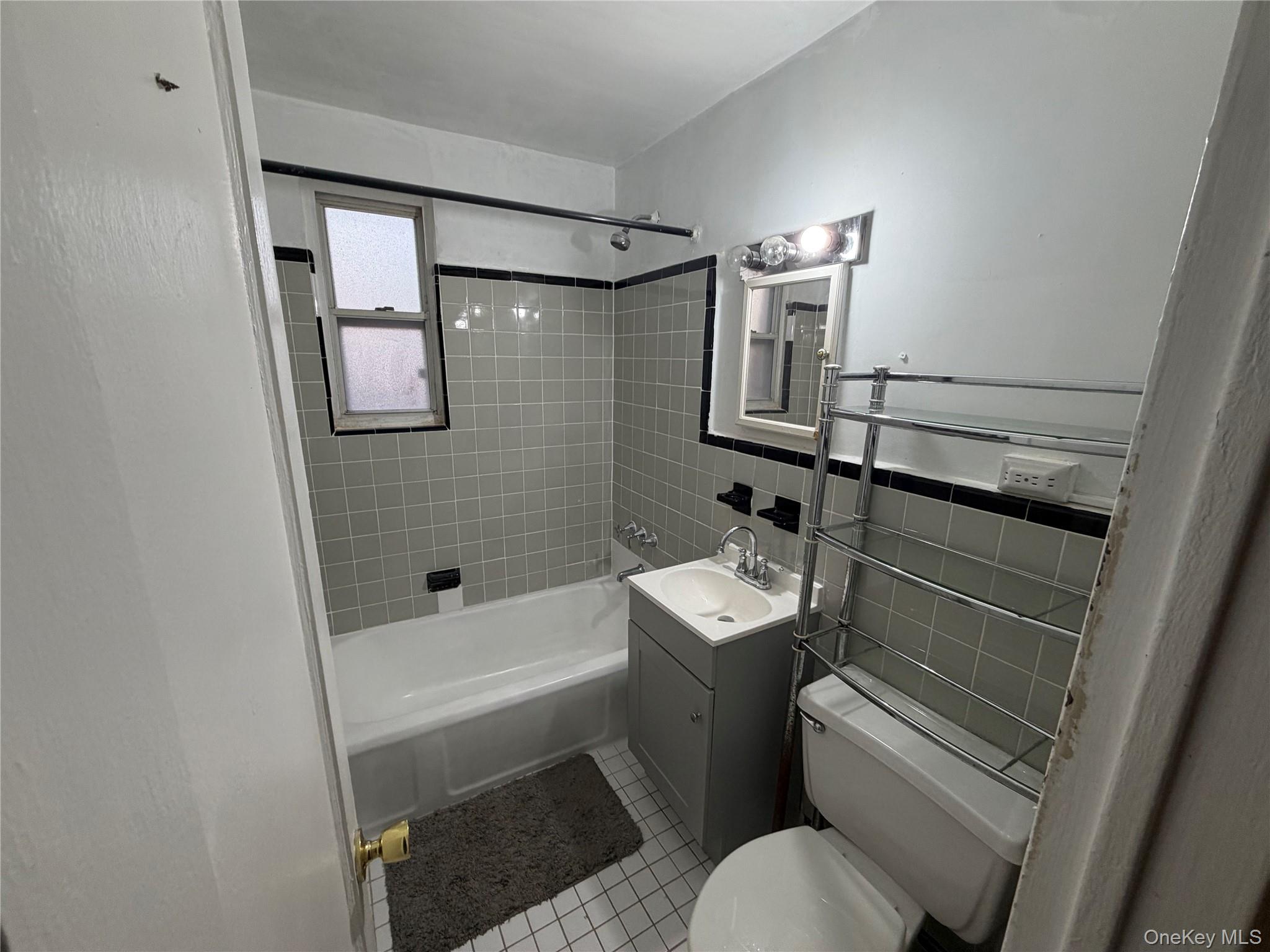 #14 photo, 247-41 77th Crescent, クイーンズ区 Bellerose , NY 11426