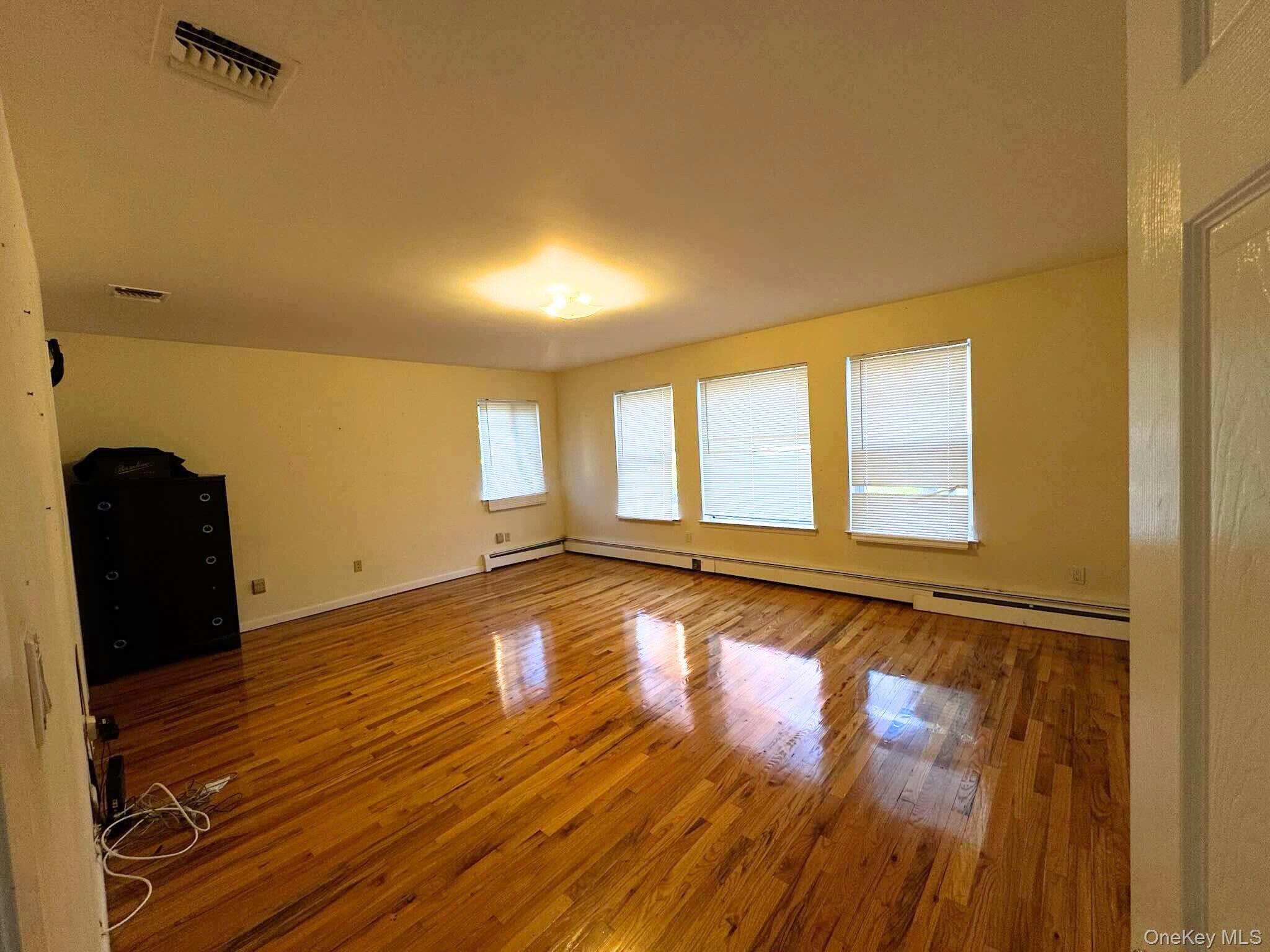 #10 photo, 21 Cary Road, Great Neck , NY 11021