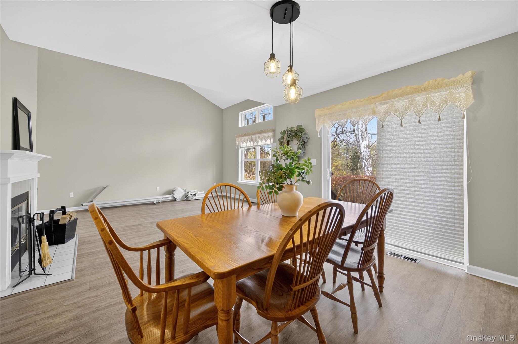 #10 photo, 25 Osborne Glen, Poughquag , NY 12570