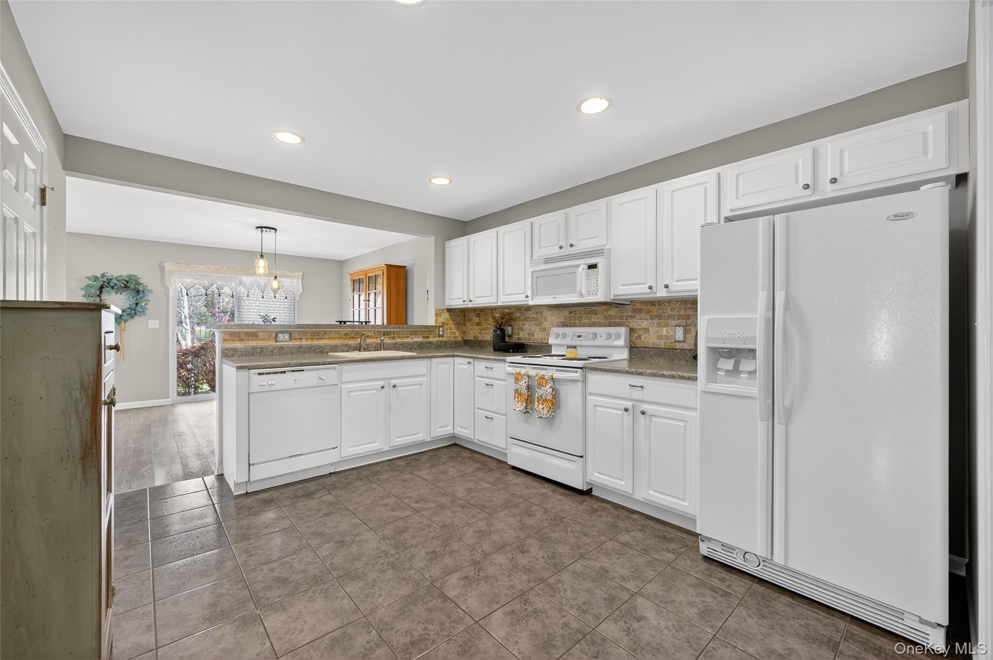 #12 photo, 25 Osborne Glen, Poughquag , NY 12570