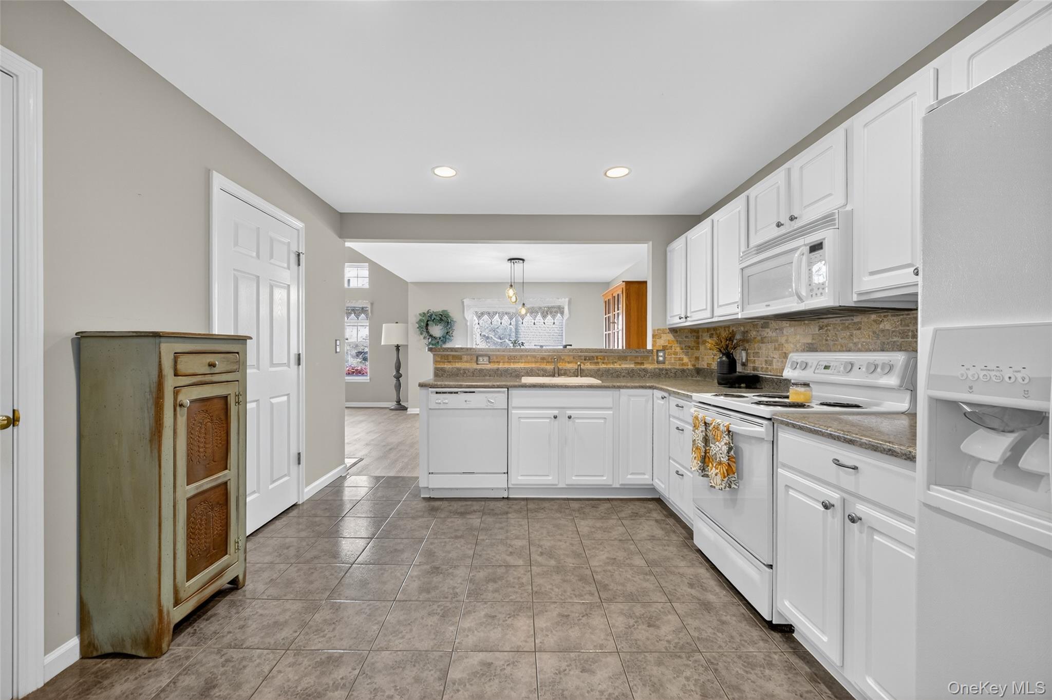 #13 photo, 25 Osborne Glen, Poughquag , NY 12570