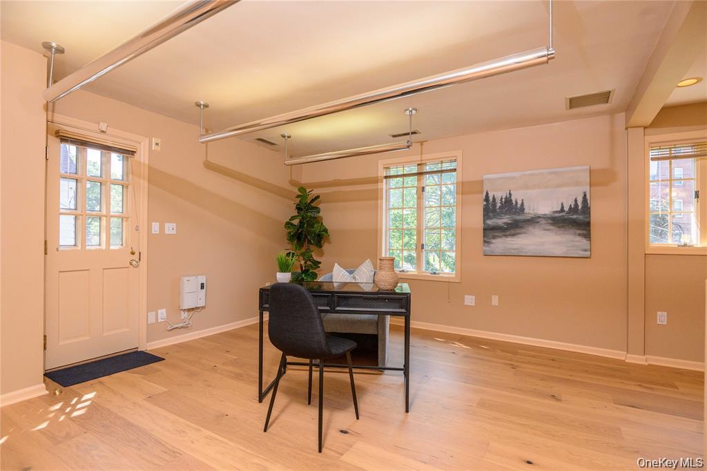 #15 photo, 915 Palmer Road, Bronxville , NY 10708