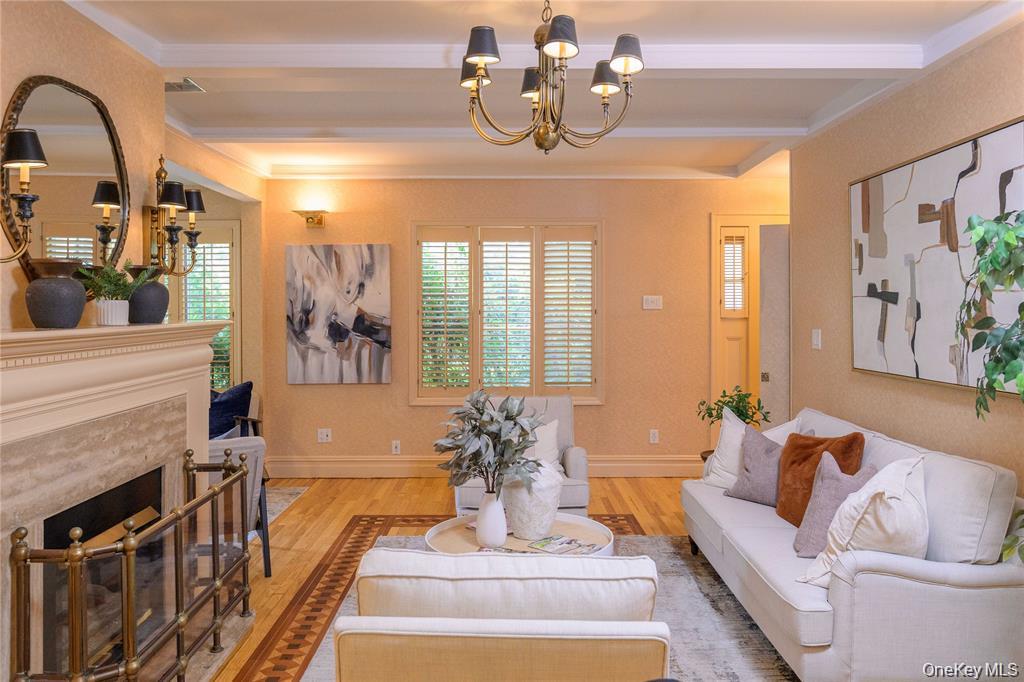 #3 photo, 915 Palmer Road, Bronxville , NY 10708