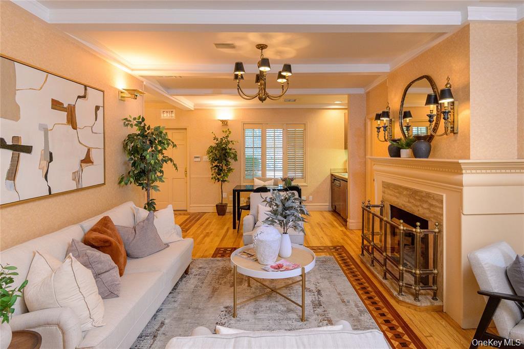 #4 photo, 915 Palmer Road, Bronxville , NY 10708