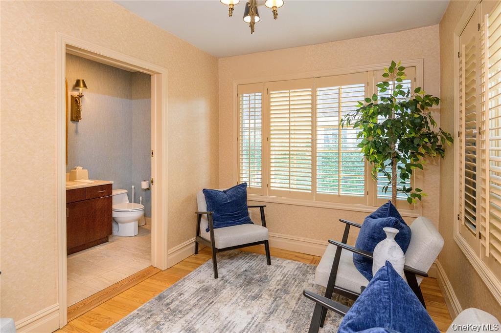 #5 photo, 915 Palmer Road, Bronxville , NY 10708